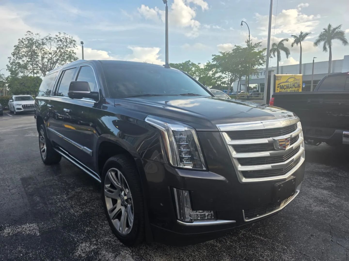 cadillac escalade esv 2017 1GYS4JKJ5HR196060 image cadillac escalade esv 2017 1GYS4JKJ5HR196060 image